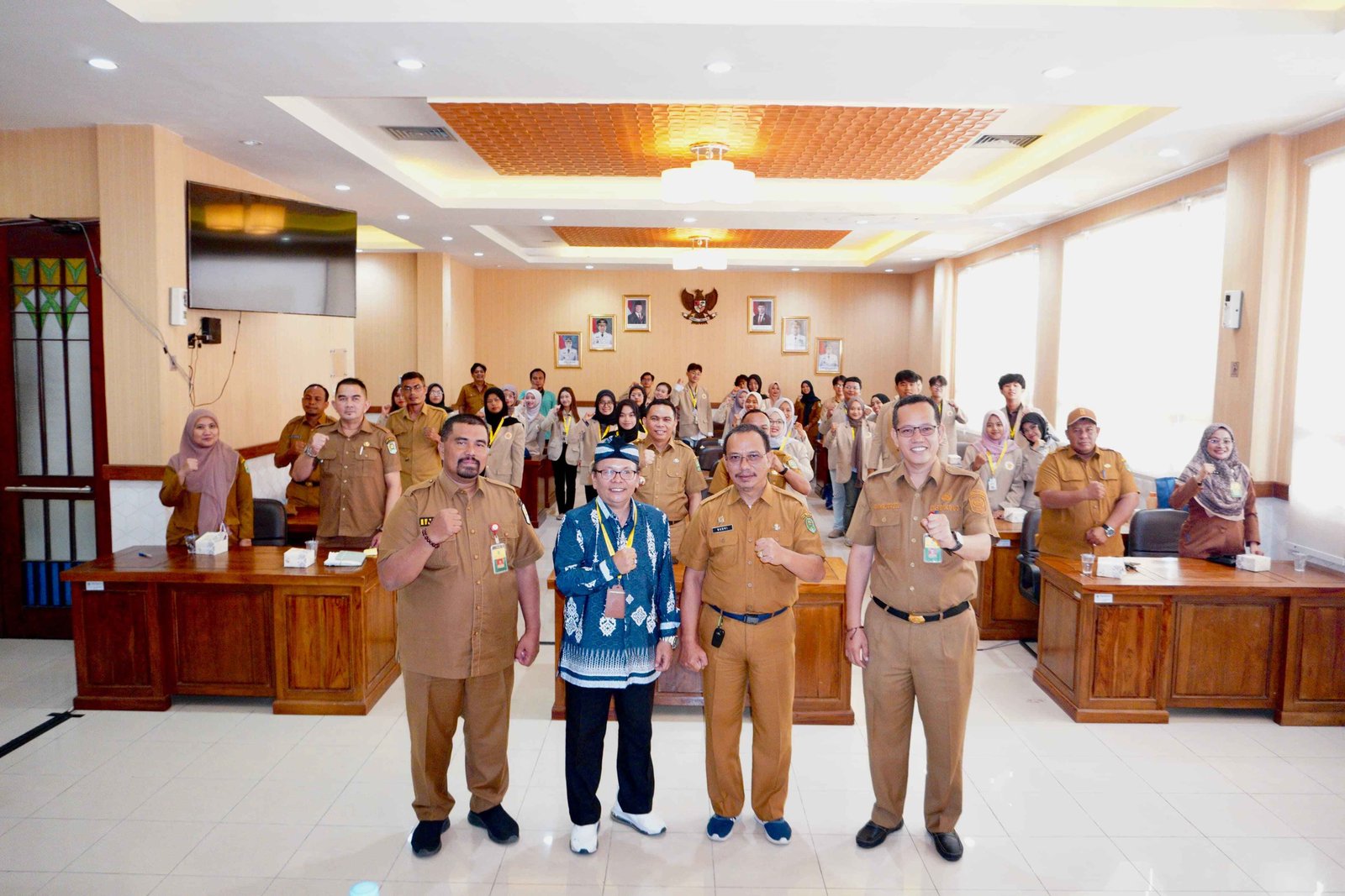 Mahasiswa UGM tiba di Kabupaten siak, disambut hangat oleh Pemkab