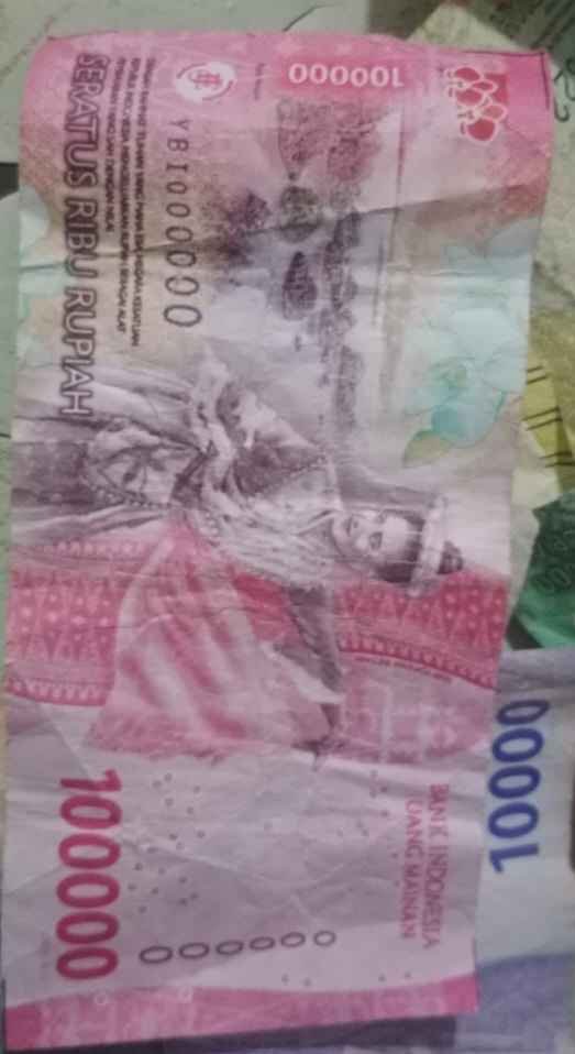 Uang Palsu beredar di Perawang penjual pulsa jadi korban   