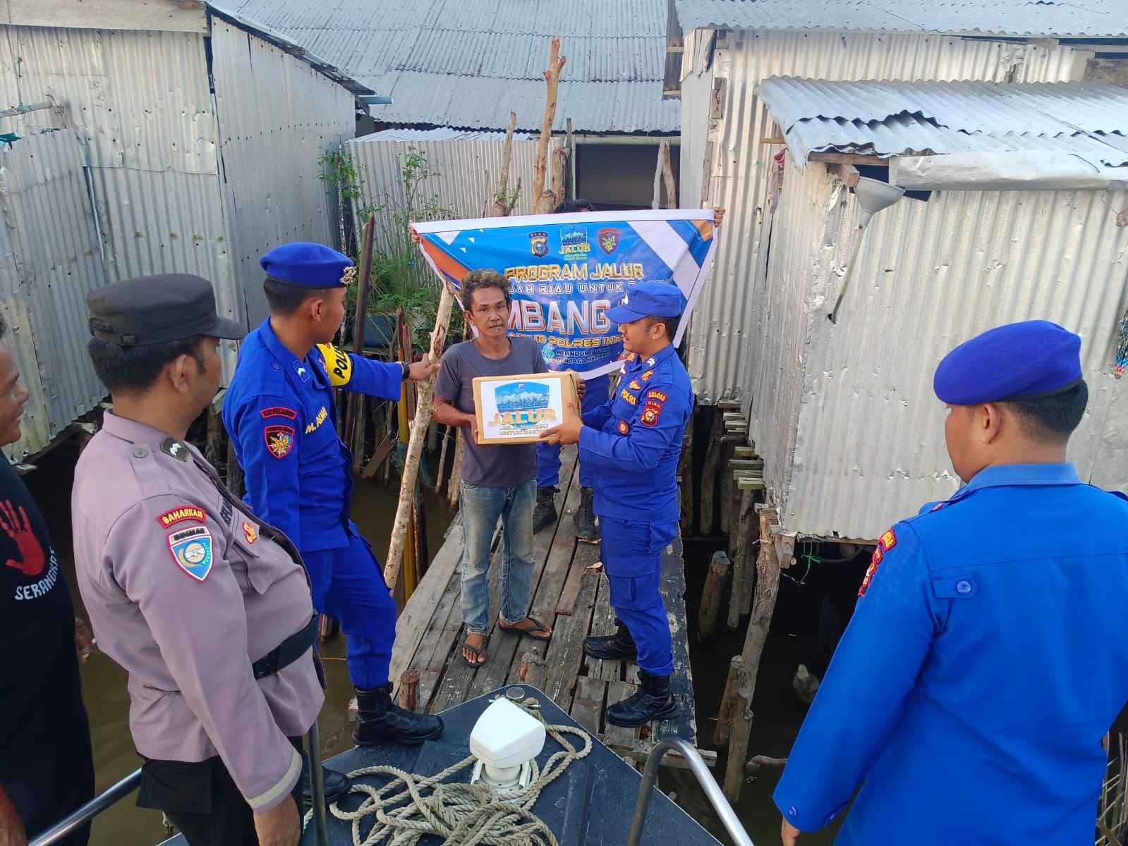 Satpolairud Polres Inhil Laksanakan Program JALUR Sambang Nusa di Desa Tanjung Baru
