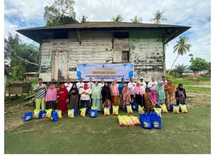 Lapas Kelas IIB Pasir Pangarayan Salurkan Bansos di Dua Titik, Wujud Kepedulian bagi Masyarakat dan  Pesantren