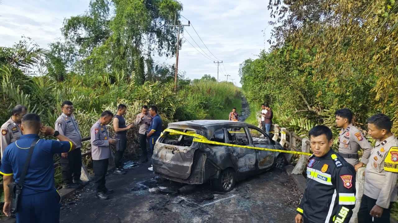 Kapolres Inhil  Perintahkan Kasat Reskrim Segera  Selidiki Mobil Honda Mobilio Terbakar di Jembatan Parit 23, mengakibatkan Dua Penumpang Alami Luka Bakar