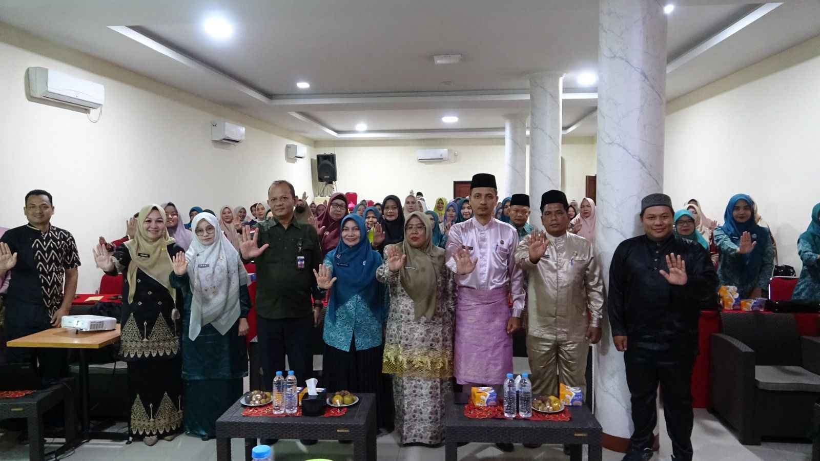 Ketua TP-PKK Inhil Hj. Katerina Susanti Hadiri Sosialisasi Inovasi GINTAS dan KASIH TERDAHSYAT