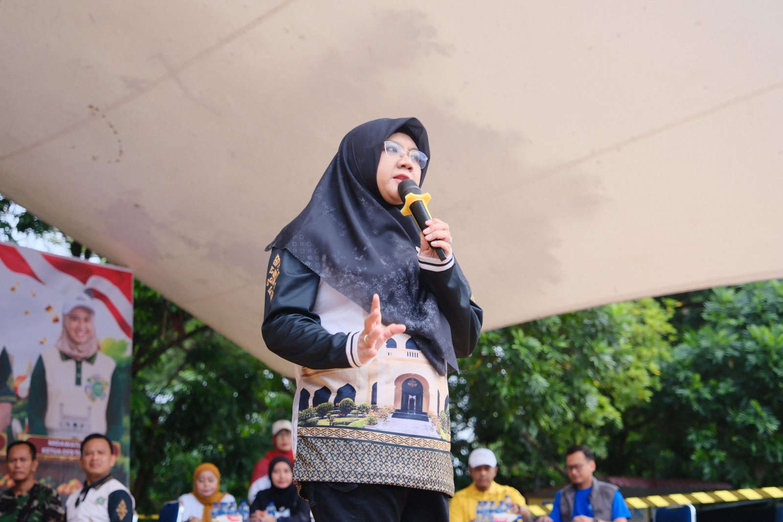 Di Tengah Car Free Day Tualang, Bupati Siak Afni Zulkifli Ajak Warga Cegah Karhutla